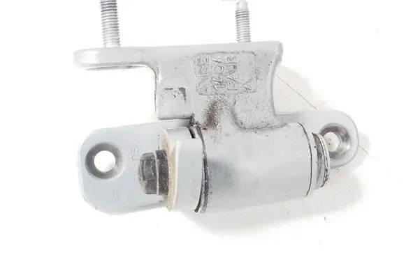 Mercedes-Benz E W212 Front door lower hinge A2047201837