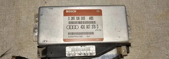 Audi A4 S4 B5 8D Engine control unit/module 4D0907379D 0265108005 DT052995C502