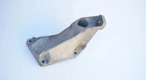 Audi A6 S6 C5 4B Engine mounting bracket 8D0199307P