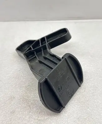 BMW 7 E38 Front bumper mounting bracket 8193158