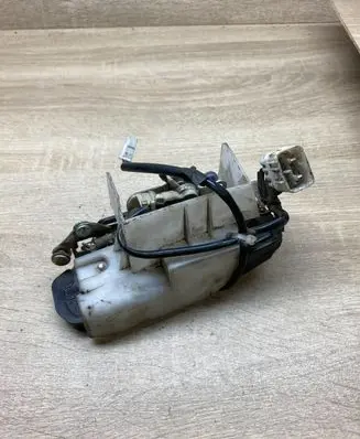 Mercedes-Benz C W203 Front door lock MBDOORLOCK