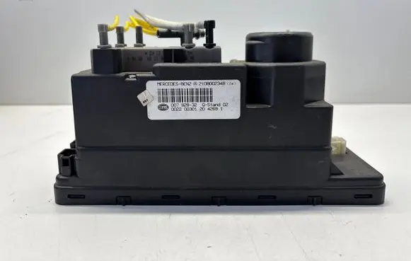Mercedes-Benz E W210 Central locking vacuum pump 2108002348