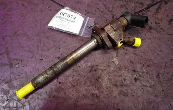 Volvo V50 Fuel injector 