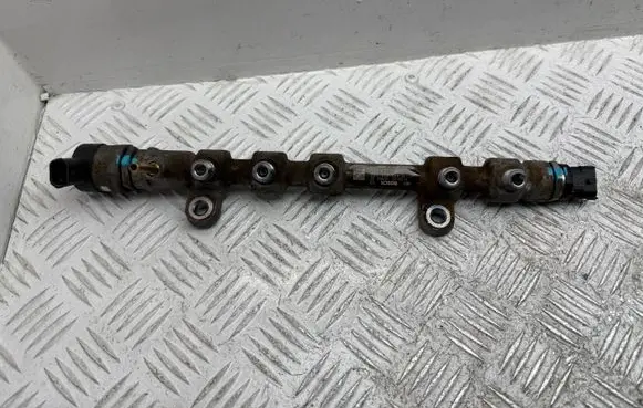 Toyota Auris 150 Fuel main line pipe 2381033030 0445214177 05765292