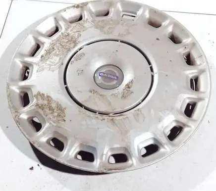 Volvo V50 R16 wheel hub/cap/trim 30760330