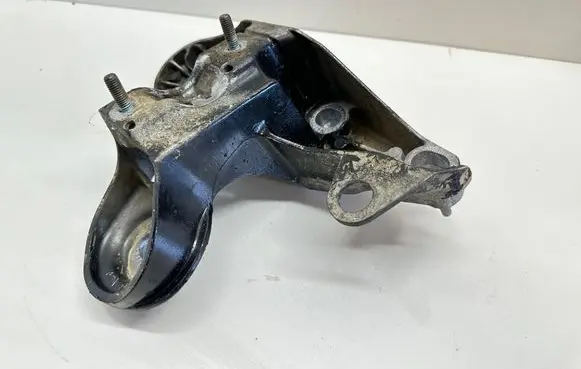 Audi A6 S6 C5 4B Engine mounting bracket 8E0199351F