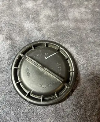 Chrysler Pacifica Headlight/headlamp dust cover 1305219122