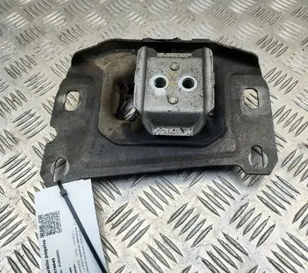 Opel Vivaro Engine mount bracket 9673768580