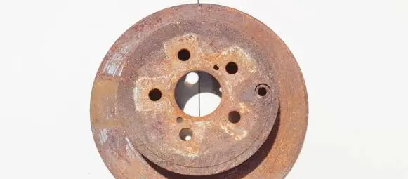 Toyota Avensis T250 Rear brake disc neventiliuojamas
