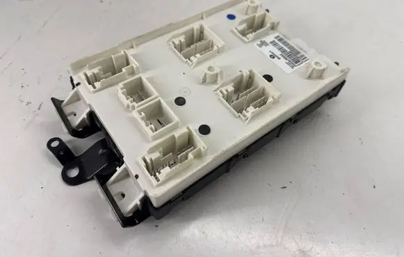 Jeep Grand Cherokee Comfort/convenience module 68258390AE 68258390AH 68258390AF
