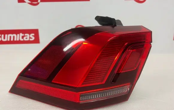 Volkswagen Tiguan Rear/tail lights 5NA945095D 2SD01251901