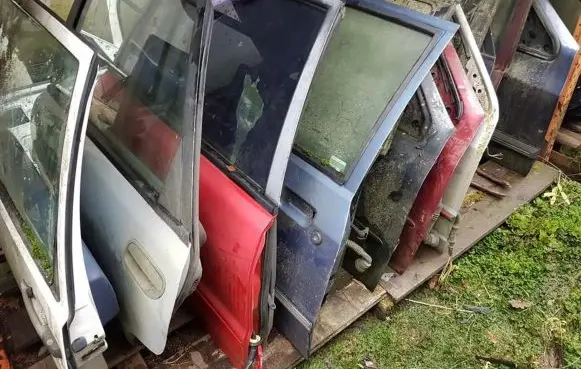 Ford Escort Front door melynos