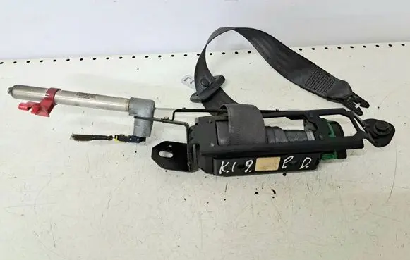 Volvo S60 Front seatbelt