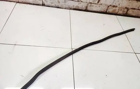 Volkswagen Golf III Engine compartment rubber 