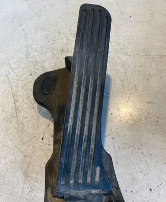Volkswagen Touran I Accelerator throttle pedal 1T2721503 6510400102