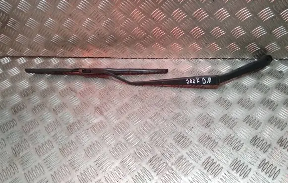 Toyota RAV 4 (XA20) Windshield/front glass wiper blade 