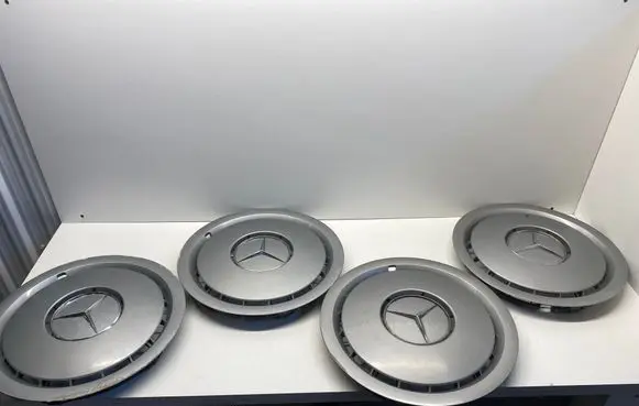 Mercedes-Benz 190 W201 R15 wheel hub/cap/trim 2014010424