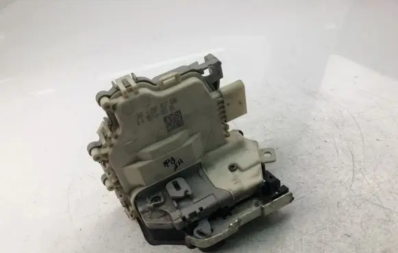 Audi A4 S4 B7 8E 8H Coupe door lock (next to the handle) 8X1837016