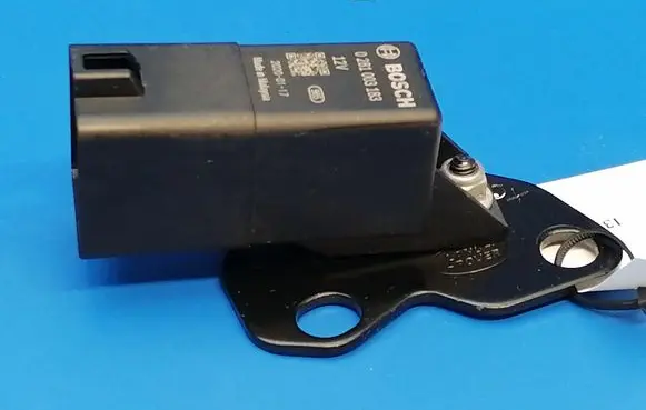 Land Rover Evoque II Glow plug pre-heat relay 0281003183