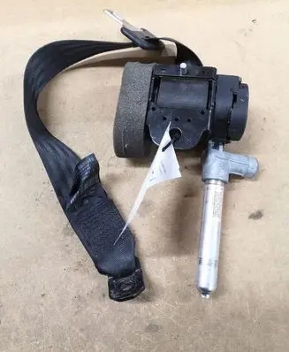 Volvo S40 Rear seatbelt 8639549