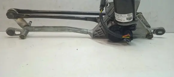 Maserati Ghibli Front wiper linkage and motor 670001639