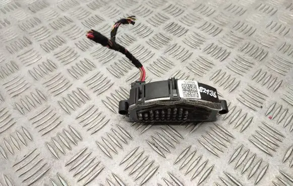 Audi A4 S4 B8 8K Heater blower motor/fan resistor A2469064100 8T0820521