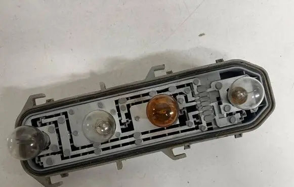 Renault Clio II Tail light bulb cover holder x65ph2ren