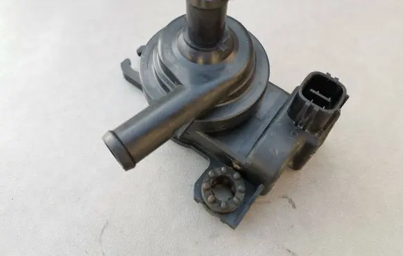 Lexus RX 330 - 350 - 400H Electric auxiliary coolant/water pump 1702