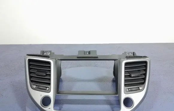 Hyundai Tucson JM Dashboard side air vent grill/cover trim 84740-D7100