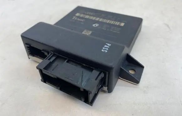 Audi A6 S6 C6 4F Gateway control module 4F0907468D 4F0910468A