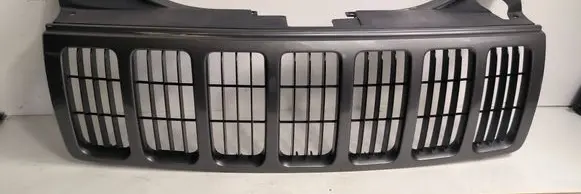 Jeep Grand Cherokee (WK) Front grill 82209206
