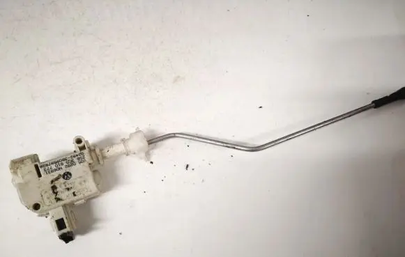 Volkswagen PASSAT B6 Central locking motor 3c0810773 3b0959782a