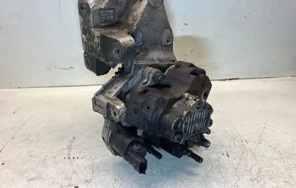 Renault Trafic II (X83) Fuel injection high pressure pump 8200108225 H037472 0445010075