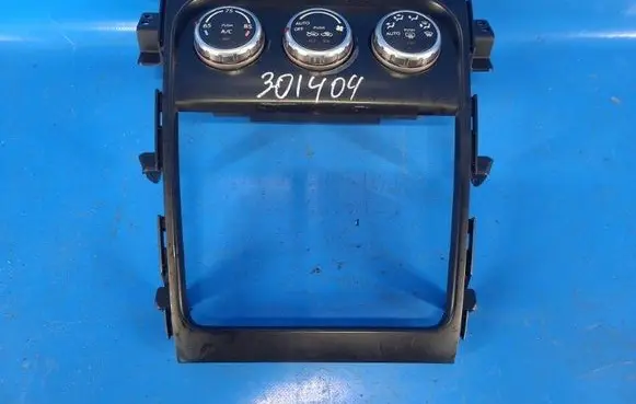 Suzuki SX4 Air conditioning/heating control unit 3951080J31