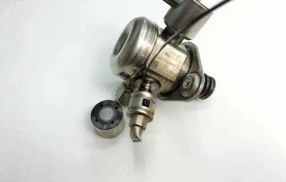 Ford Fiesta Fuel injection high pressure pump CM5G9D376GA 0261520095