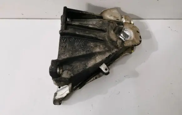 BMW X5 E70 Engine mounting bracket 8790022