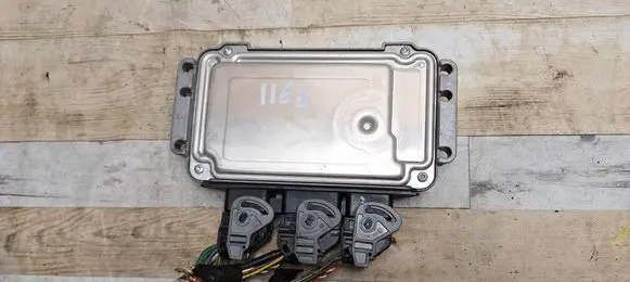 Citroen C4 I Engine control unit/module 9652552380 9657489480 0261208491