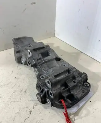 BMW 3 E90 E91 Engine mounting bracket 8506863 11168506863