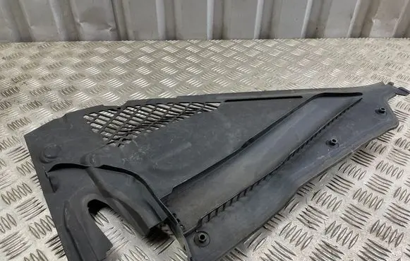 BMW 4 F32 F33 Wiper trim 9353043 74850610