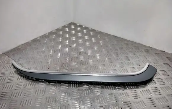 BMW 3 E30 Rear side glass trim 