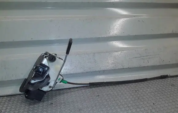 Opel Insignia A Rear door lock 13503808