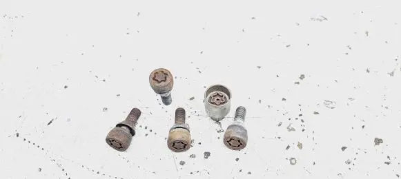 Renault Captur Nuts/bolts 