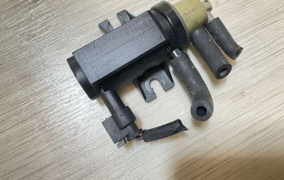 Mercedes-Benz Sprinter W906 Turbo solenoid valve A0091533128 17T345 70078208