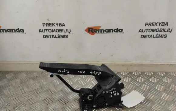 Toyota RAV 4 (XA50) Accelerator throttle pedal 7811033141