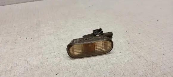 Volkswagen PASSAT B4 Front fender indicator light 1H0949111 015E1105 357972752