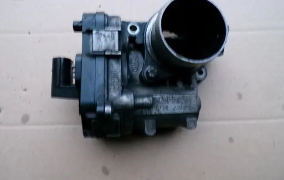 Opel Astra H Throttle body valve 48CPD4