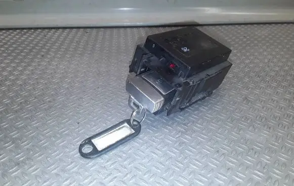 Volkswagen PASSAT B6 Ignition lock 3C0905843Q