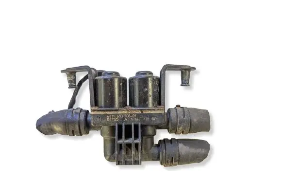 BMW 6 E63 E64 Coolant heater control valve 6931708 041125