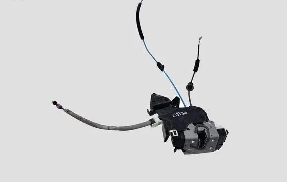 Mercedes-Benz C W204 Rear door lock 2047331808