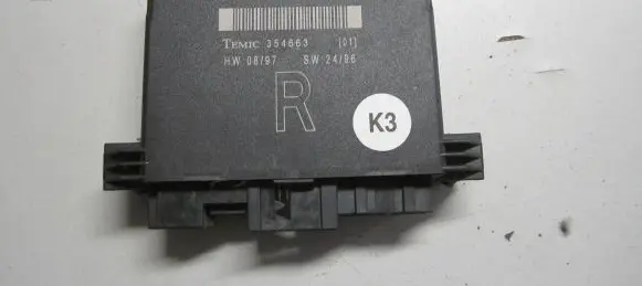 Mercedes-Benz E W210 Door control unit/module 2108203626